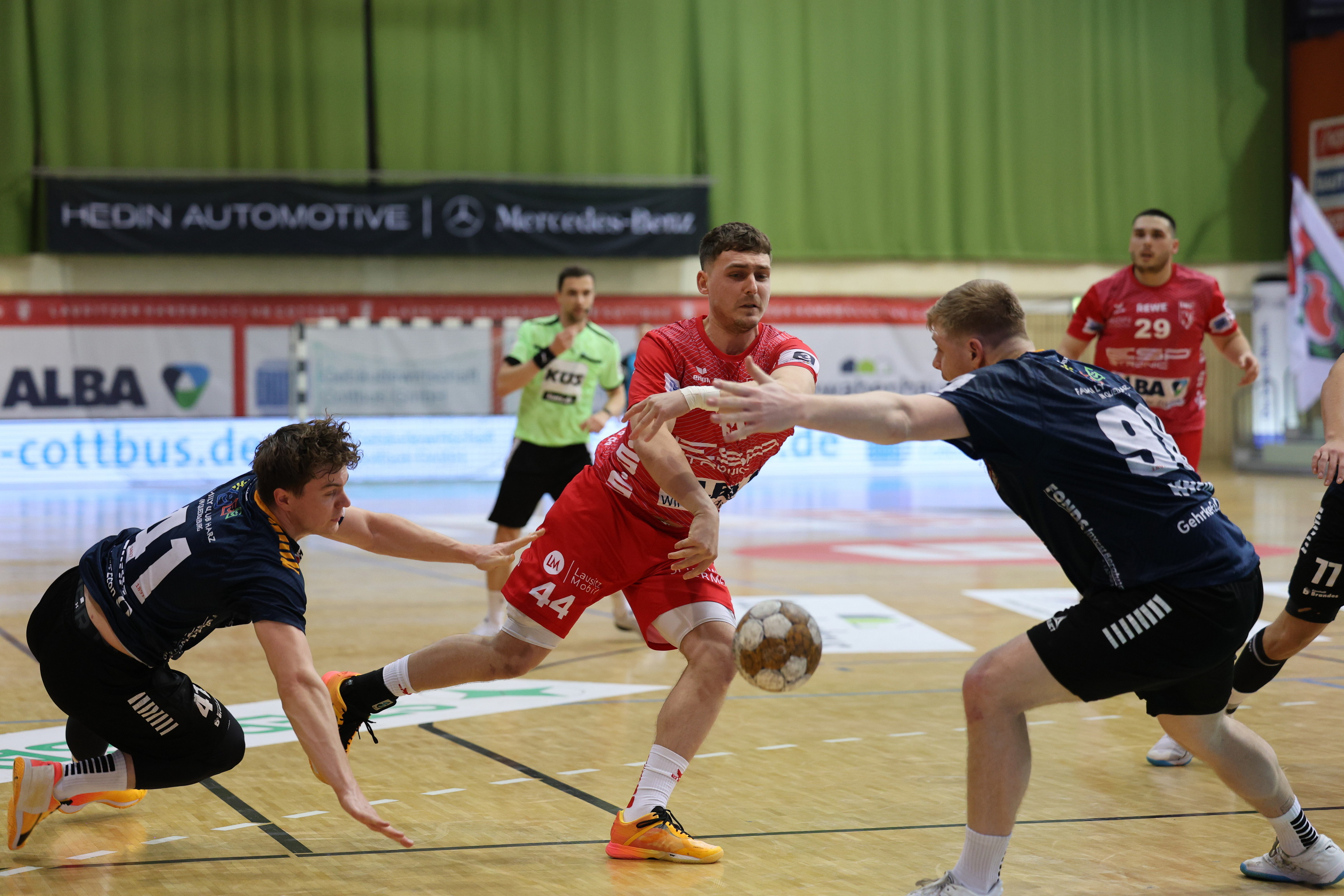LHC trifft im Kellerduell auf DHK Flensborg